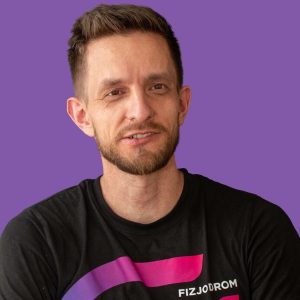 Lukasz_portret_pion-scaled